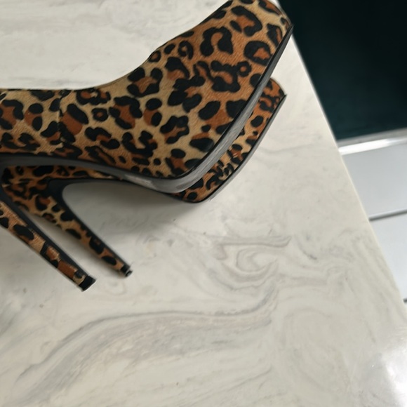 Leopard print stiletto heels by Qupid, women’s size 6. Used condition but cute! - Picture 8 of 8